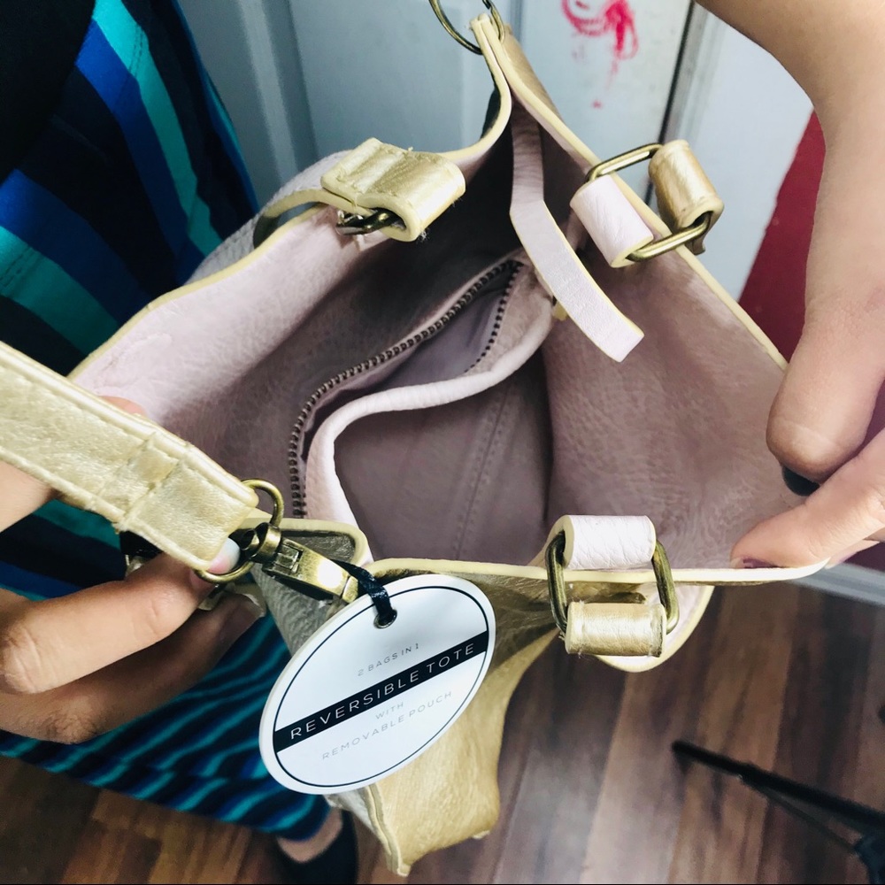 🍕 2/$20 Reversible Tote with removal pouch - Picture 5 of 8